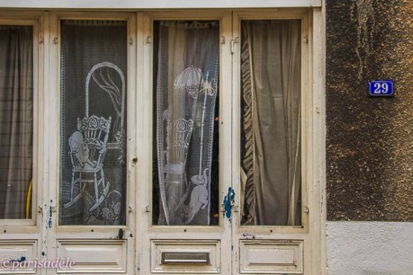 cat curtains paris rue thermopyle