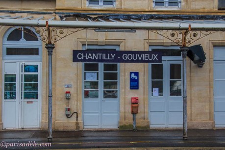 catch train from paris to chantilly